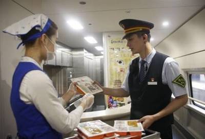 高鐵餐飲新體驗 一鍵點餐，美食準時送達